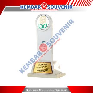 Piala Dari Akrilik DPRD Kabupaten Buton