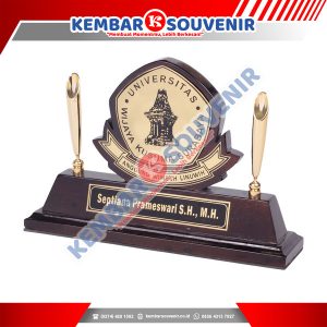 Trophy Acrylic Akademi Kebidanan Bhakti Mitra Husada