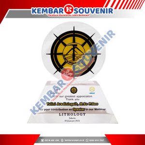 Akrilik Penghargaan Pemerintah Provinsi Sulawesi Tenggara