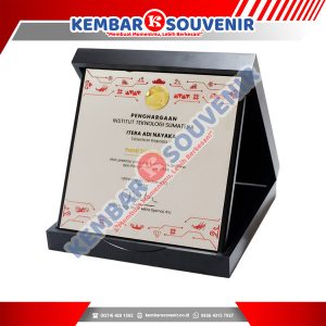 Plakat Stainless Steel Keramika Indonesia Assosiasi Tbk