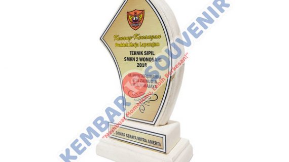 Model Piala Akrilik Departemen Hukum Bank Indonesia