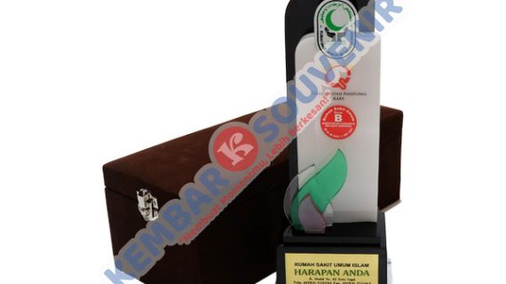 Piala Bahan Akrilik Citra Tubindo Tbk