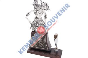 Piala Dari Akrilik Politeknik Kridatama Bandung